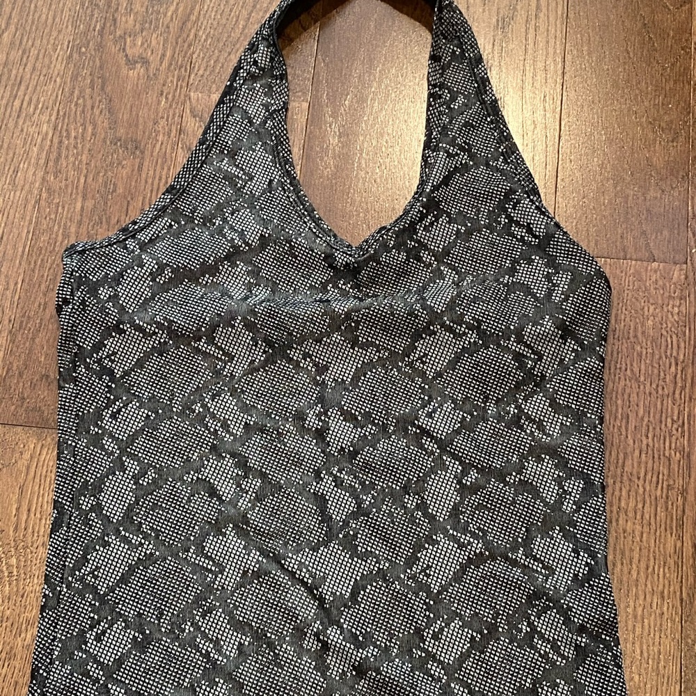 Size Medium Top Bundle - image 6